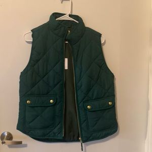 NWT, green quilted J Crew vest. Size M